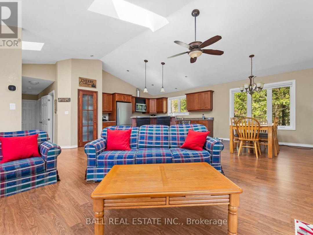 479 EAST CLEAR BAY ROAD, Crystal Lake
