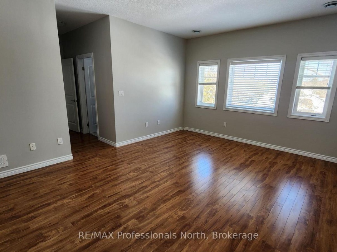 19 DUNCAN STREET E, Huntsville (Chaffey)