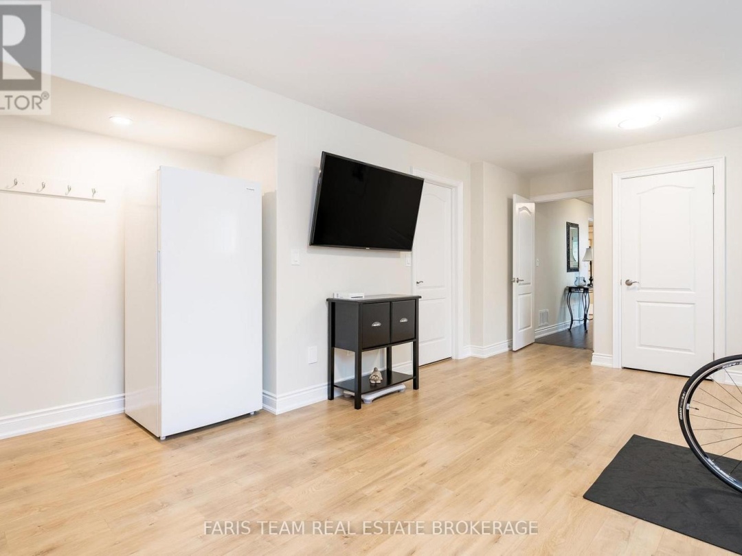 1559 RIMKEY CRESCENT, 