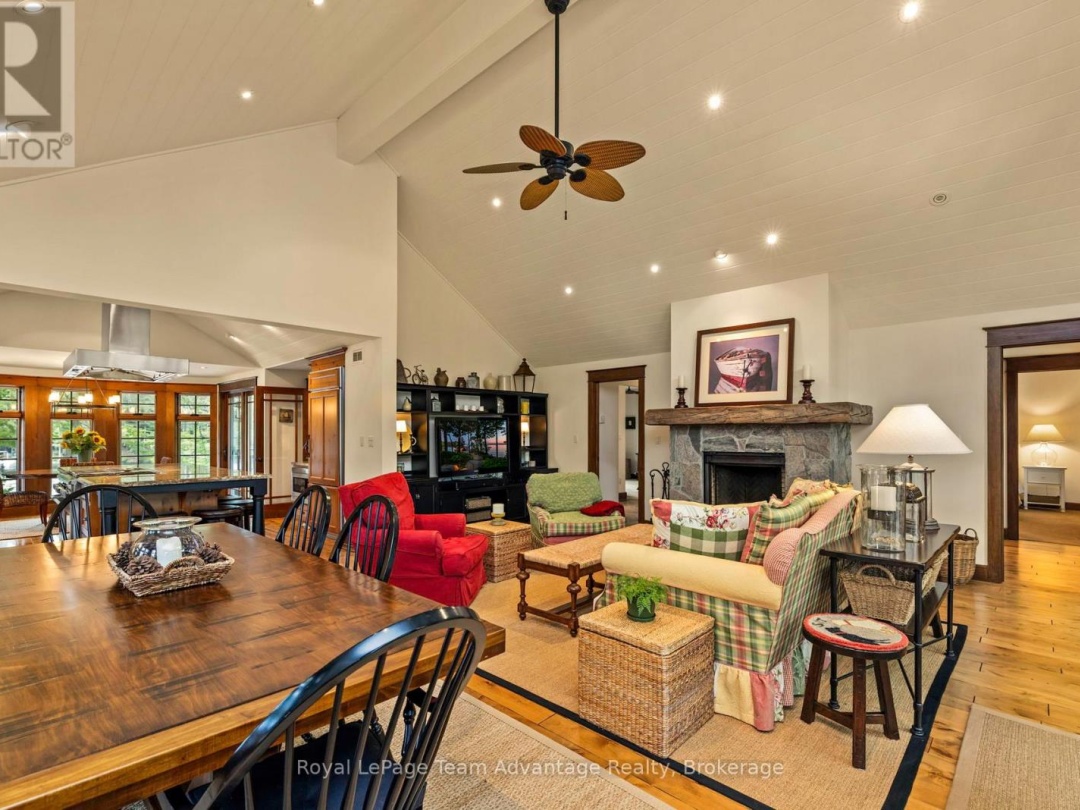 5 FALLINGVIEW TRAIL, 