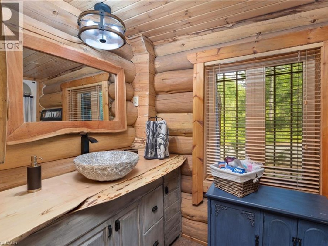 235 LOCH ERNE Road, Vowel Lake
