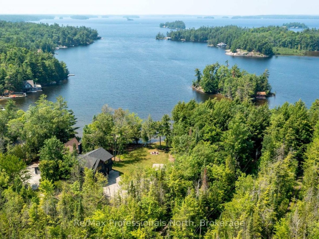 1054 BRYDONS BAY ROAD, Lake Muskoka