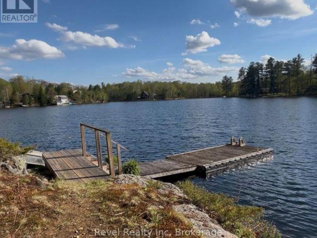 14 SWALLOW ROAD, Miller Lake