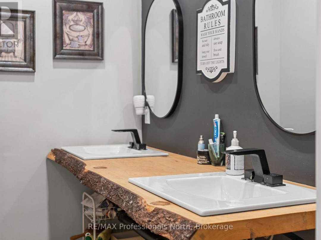 1127 BOBCAYGEON ROAD, Minden Hills (Anson)