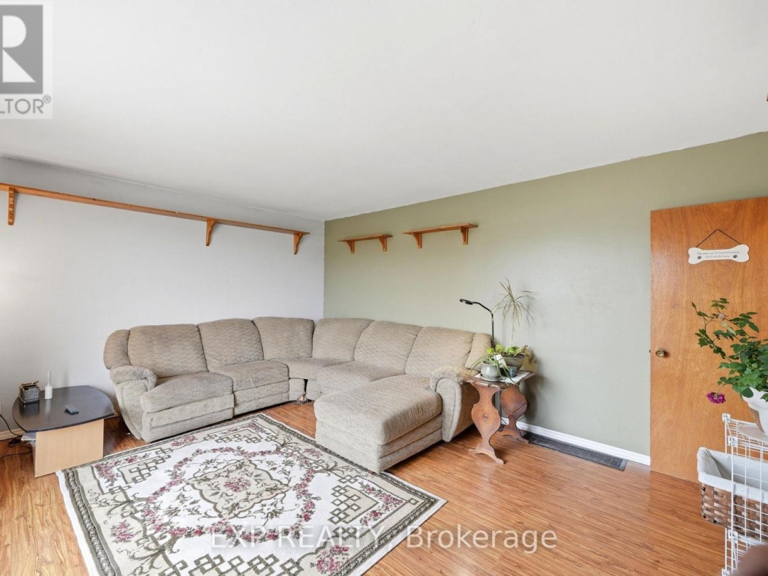 4142 STEWARTS LANE, Severn