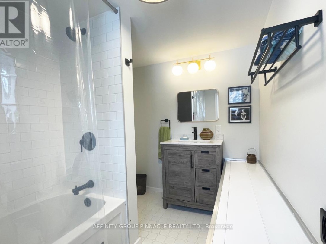 96 PINEWOOD ROAD, McDougall