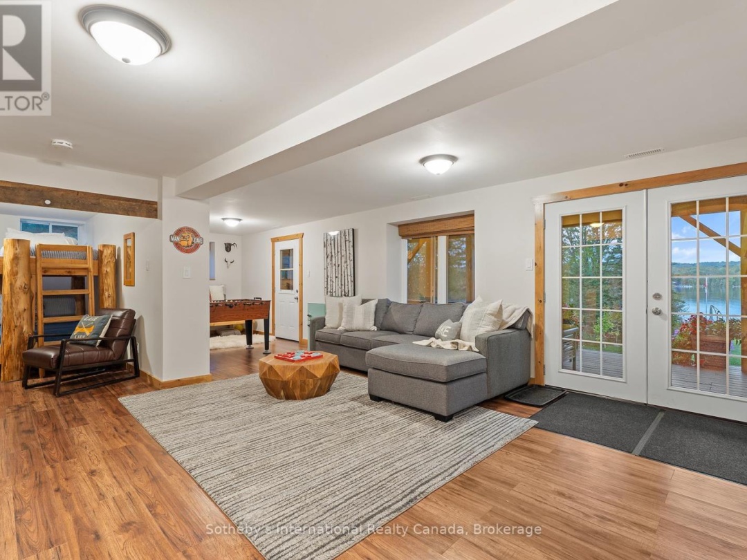 1111 MAPLEHURST DRIVE, Peninsula Lake