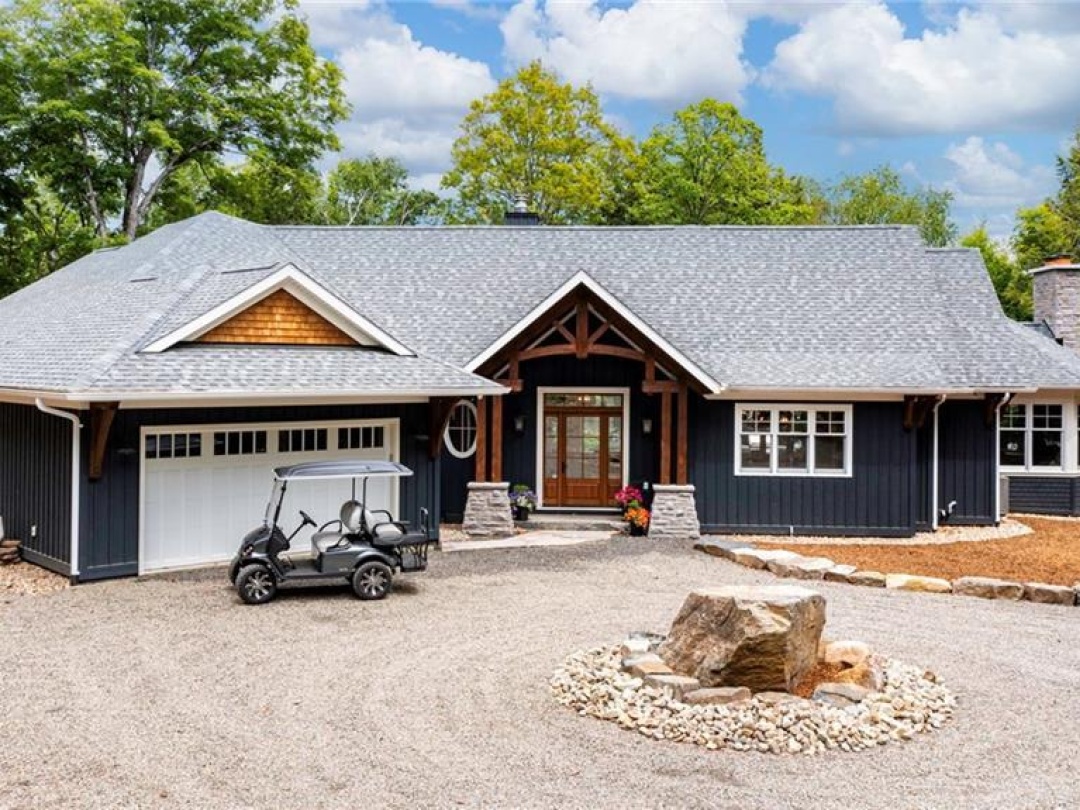 30 Bigwin Island, Lake Of Bays