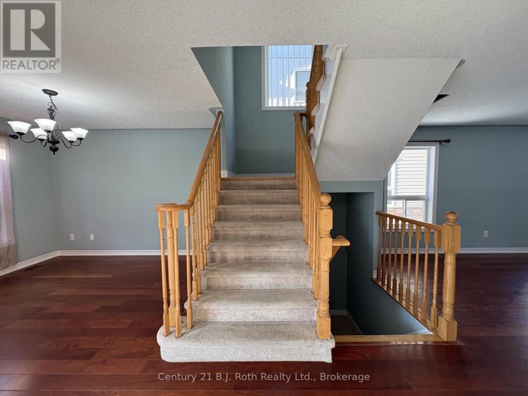 34 PEARL DRIVE, Orillia