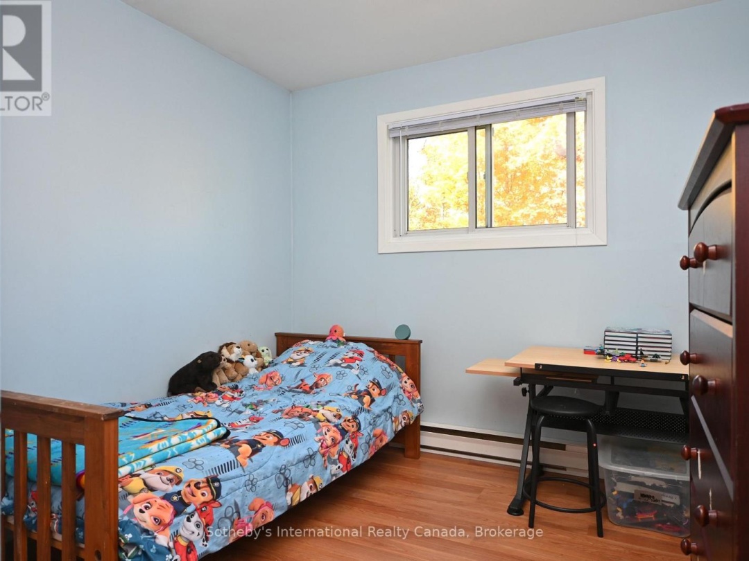 6 PLEASANTVIEW DRIVE, 