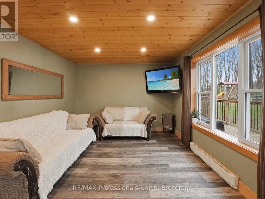 1310 ALEXANDER ROAD, Minden Hills (Minden)