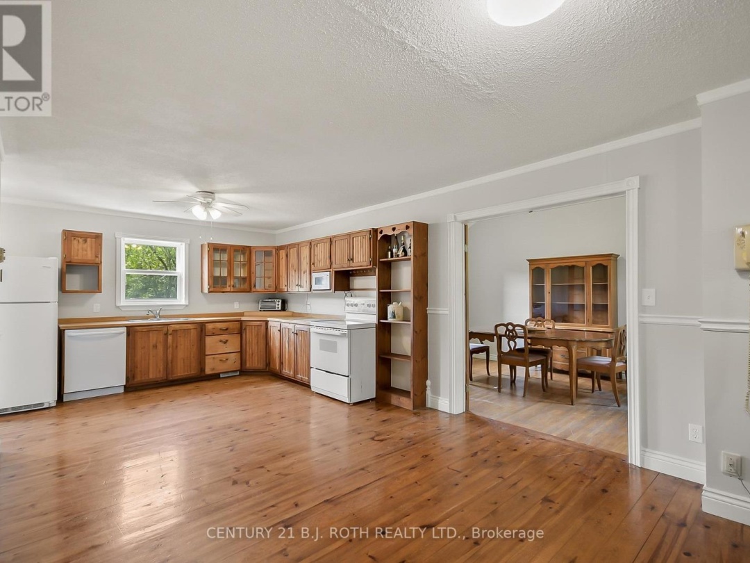 1048 OLD NORTH ROAD N, 