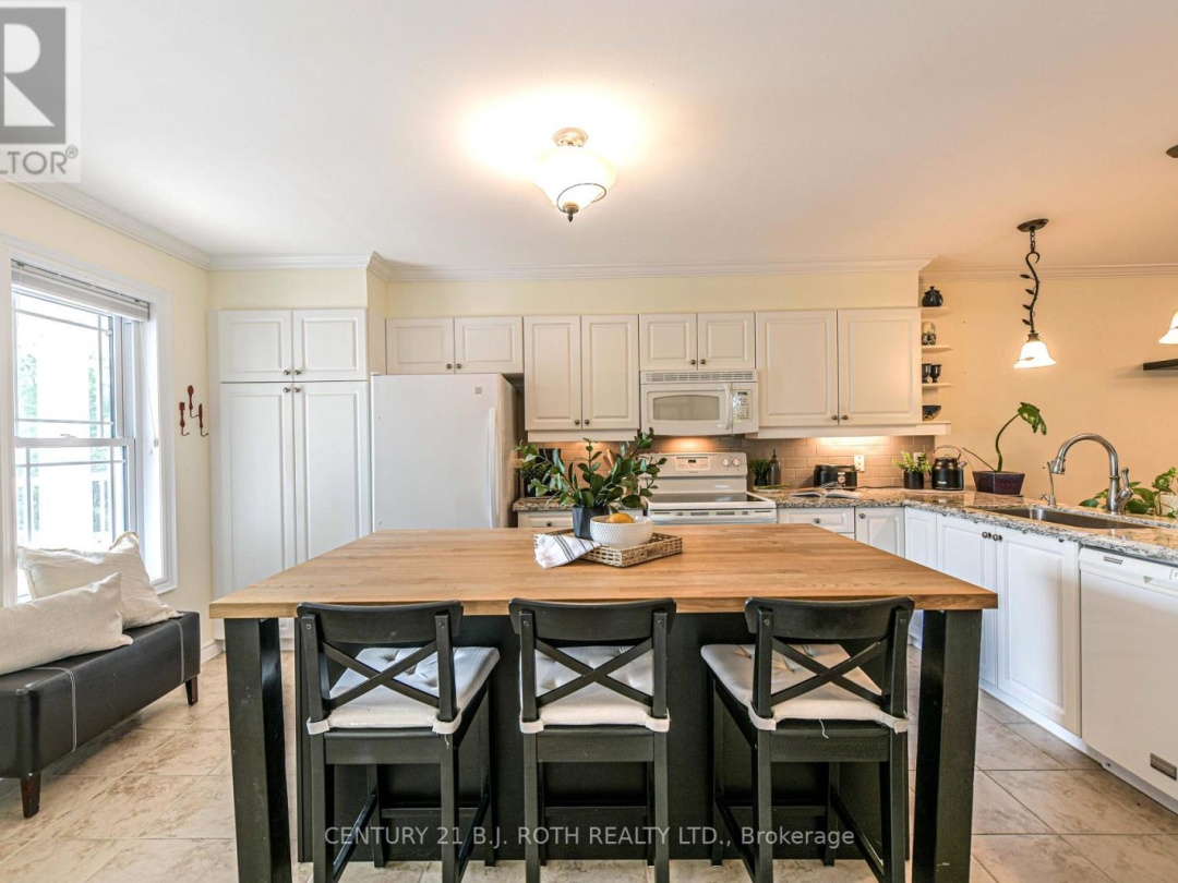 204 - 43 CREIGHTON STREET, Lake Simcoe