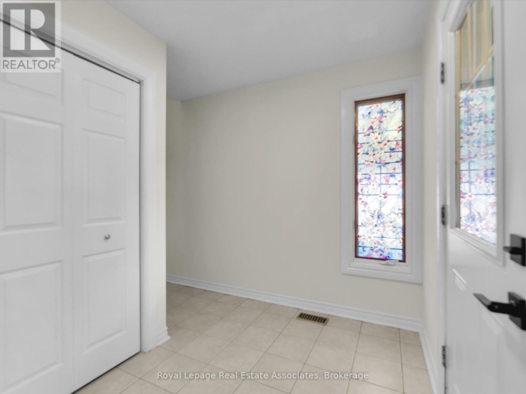 16 - 1581 HIDDEN VALLEY ROAD, 