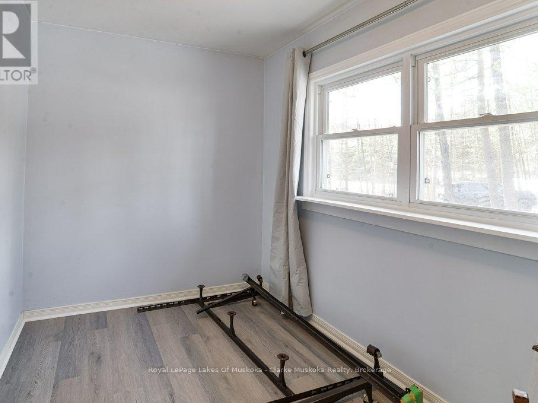 525 HIAWATHA ROAD, Gibson Lake