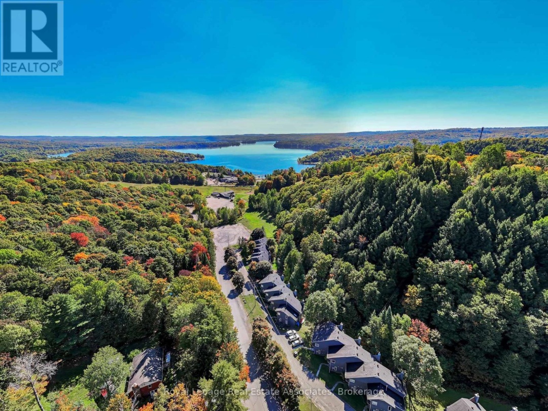 16 - 1581 HIDDEN VALLEY ROAD, 