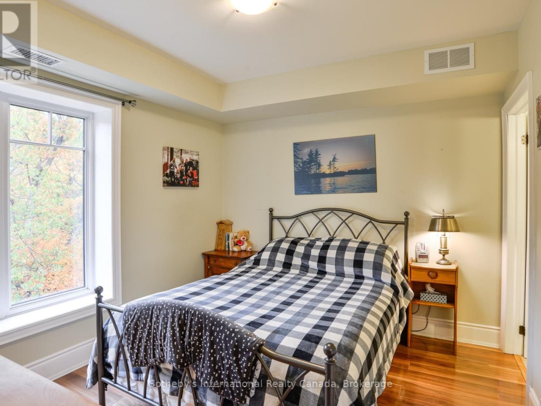 407 - 391 JAMES STREET W, 