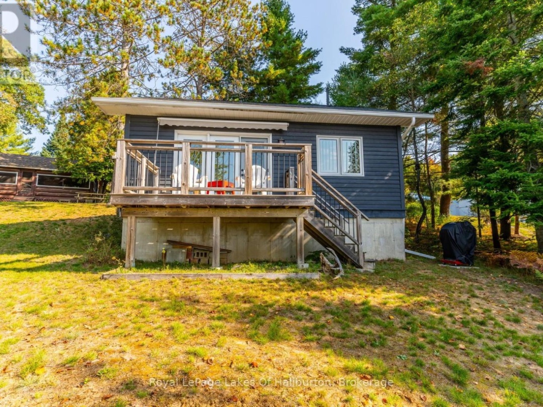 1070 FRANK'S LANE, Maple Lake