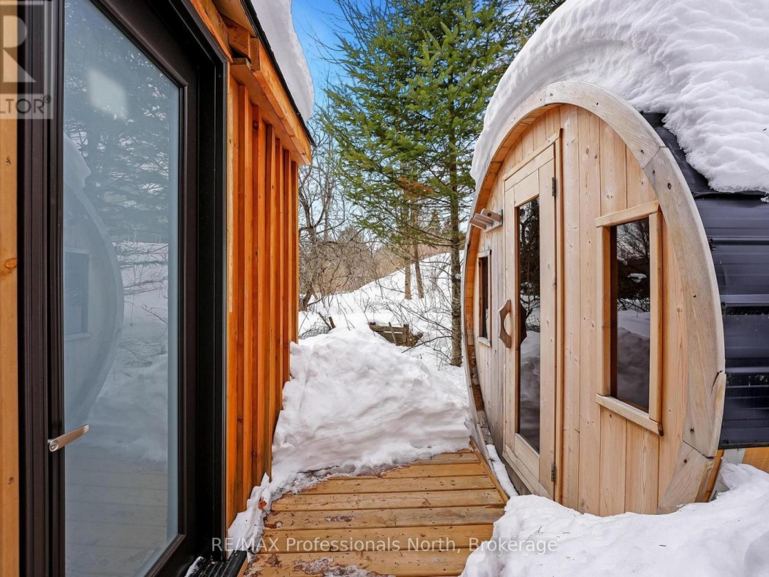1044 SHANAHAN TRAIL, Horseshoe Lake