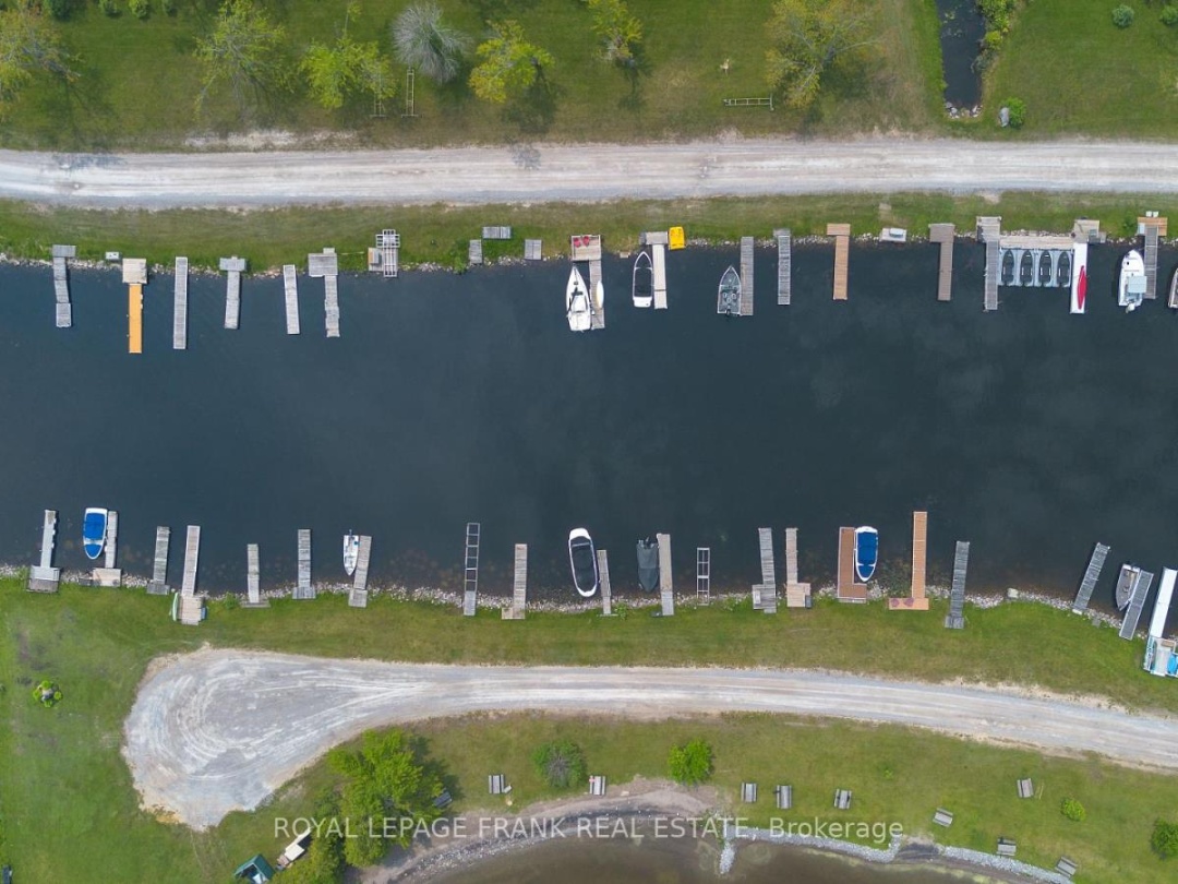 383 OLD SURREY LANE, Pigeon Lake