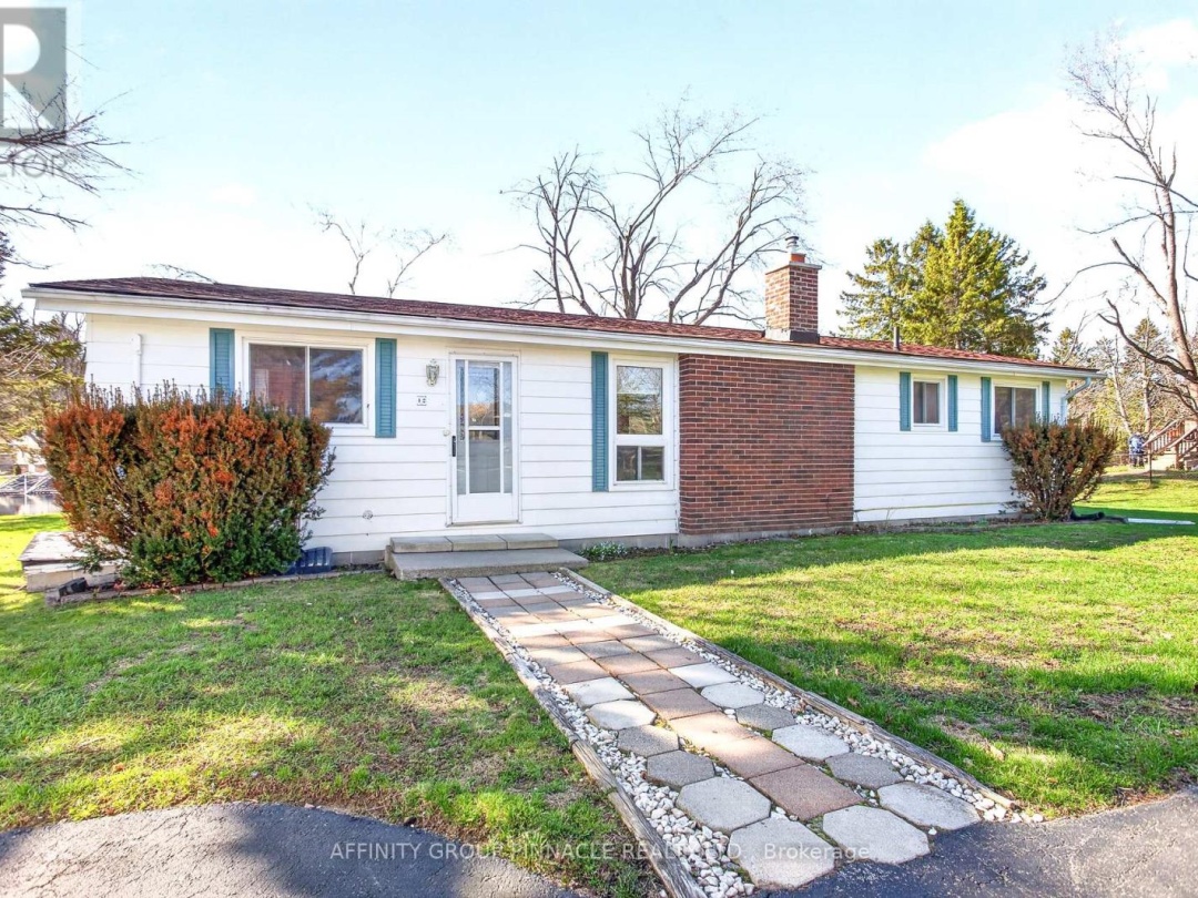 12 NORTH BAYOU ROAD, Sturgeon Lake