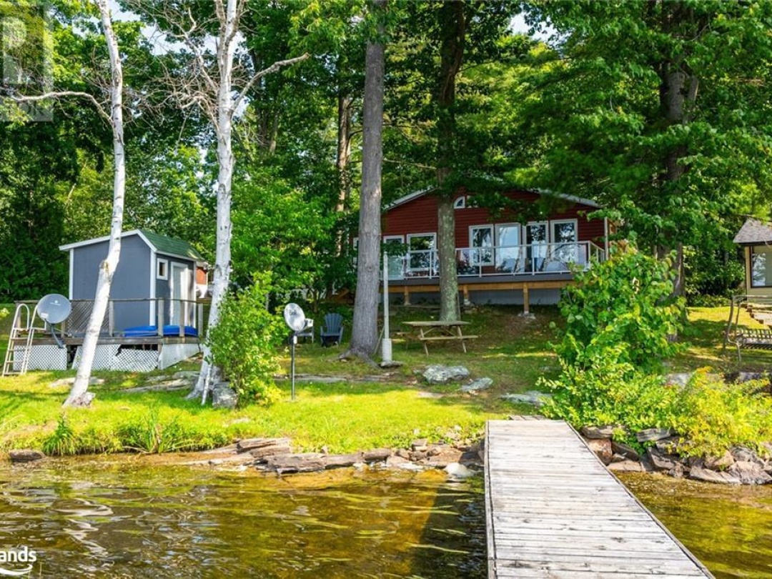 1658 Peninsula Point Road, Sparrow Lake