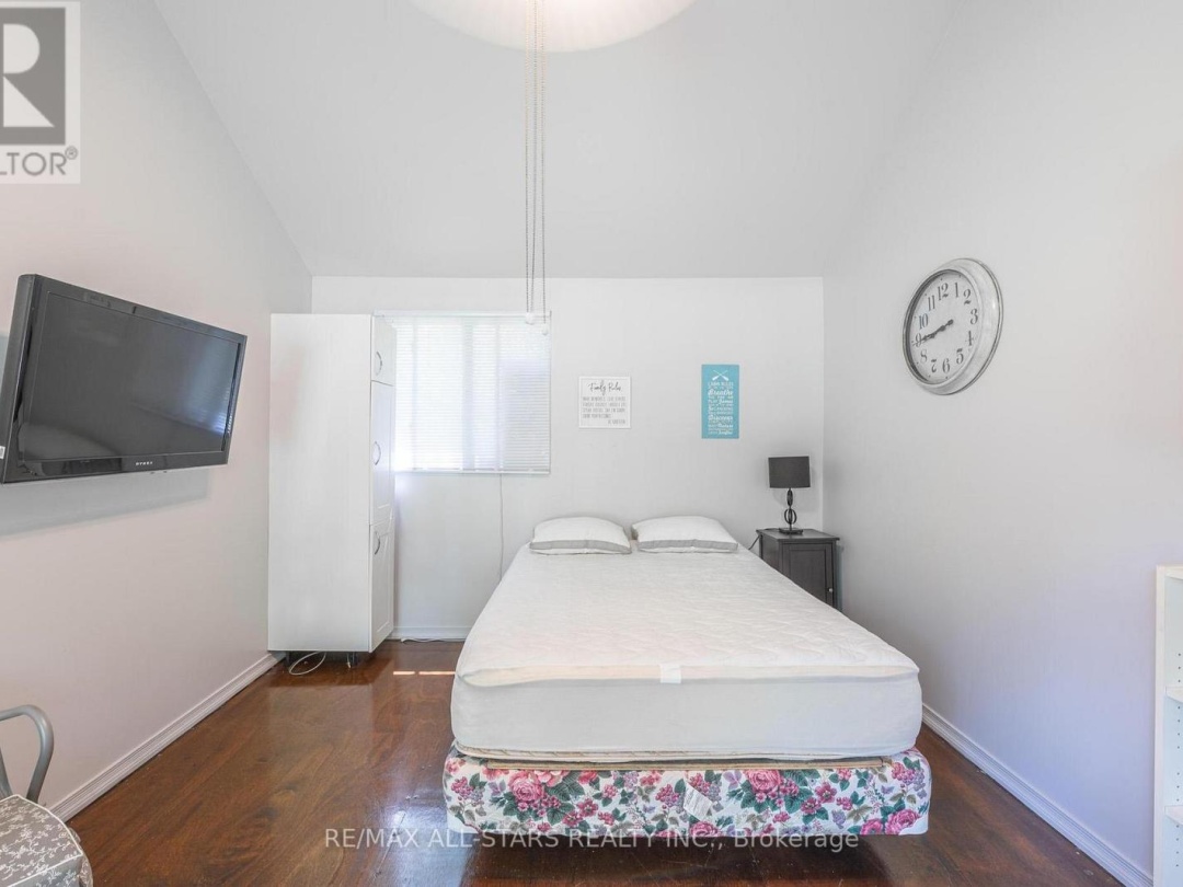 24 RELAX AVENUE, Gull River