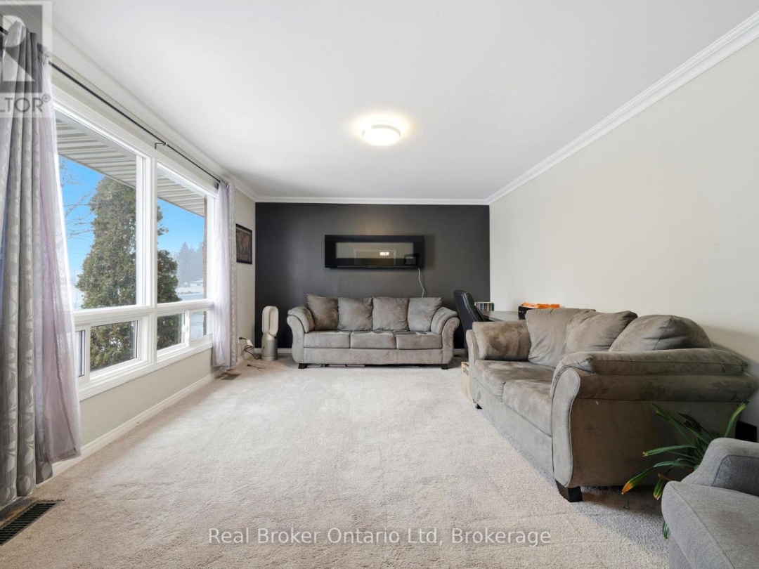 8271 93 HIGHWAY, Tiny (Wyebridge)