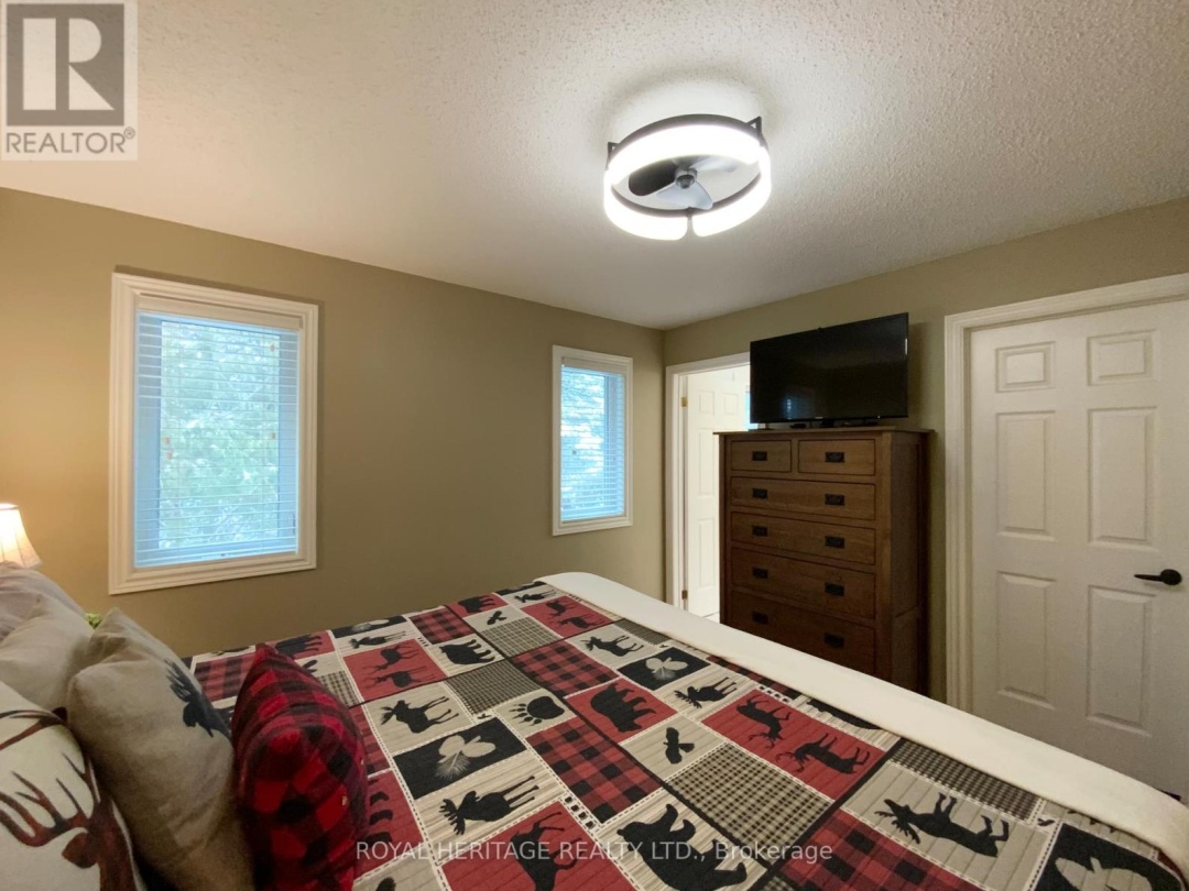 205 PIRATES GLEN DRIVE, Pigeon Lake