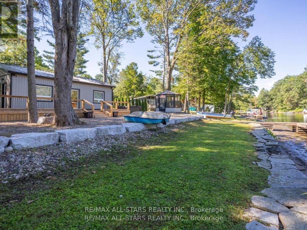 11 LITTLE BAY DRIVE, Gull River