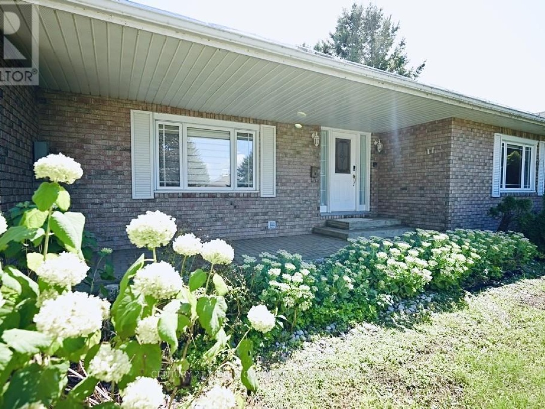 88 BAYSHORE DRIVE, Lake Simcoe