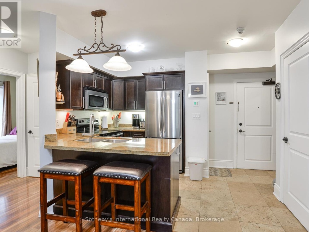 407 - 391 JAMES STREET W, 