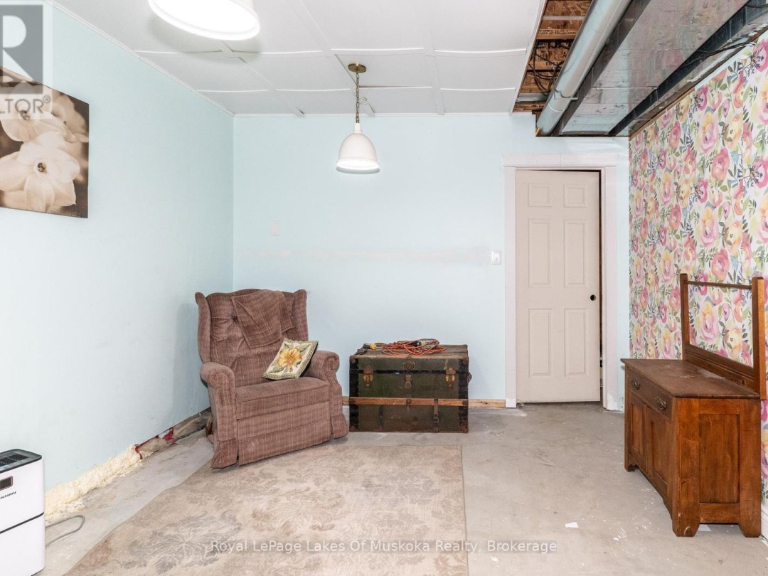1185 MIRIAM DRIVE, Bracebridge (Oakley)