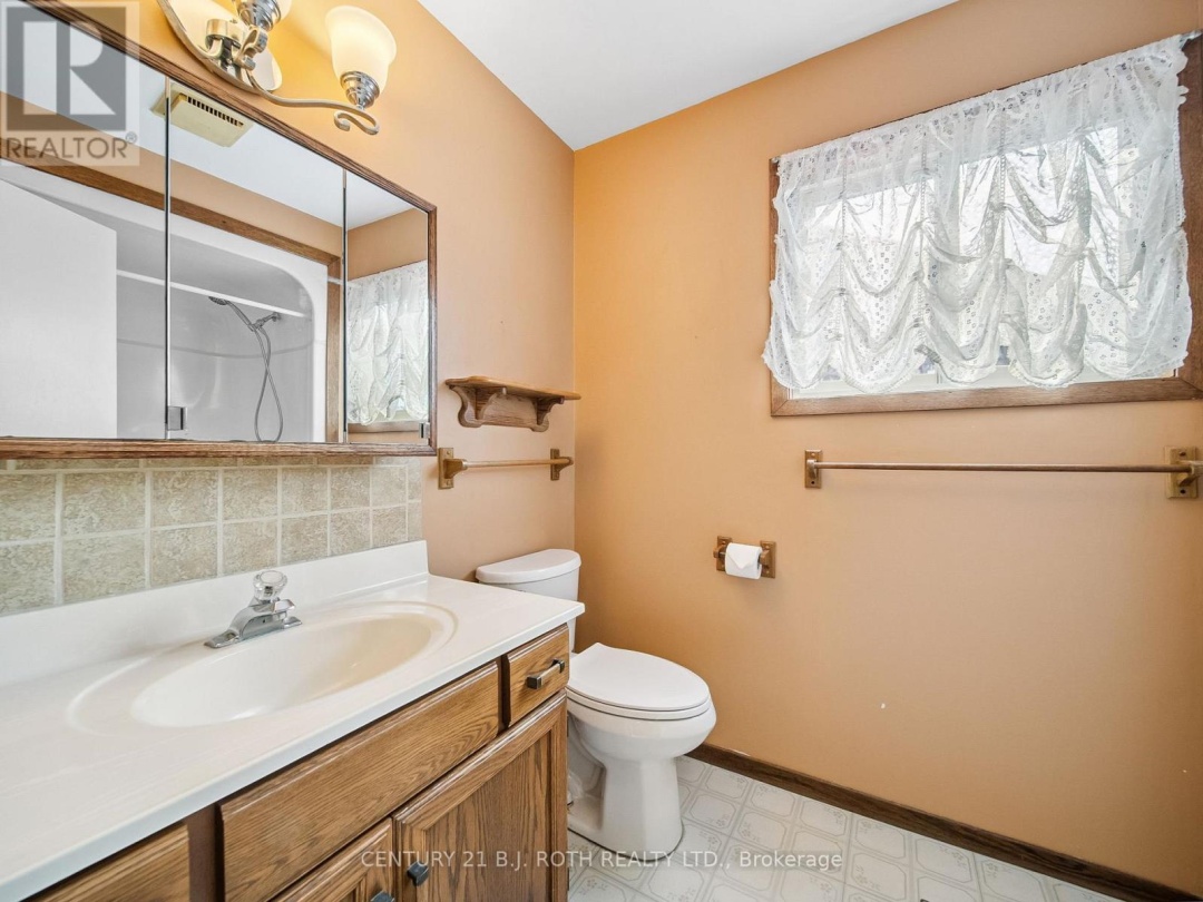 1415 CUNNINGHAM CRESCENT, 