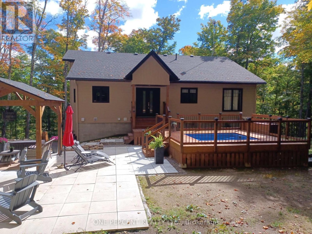 1333 WALKER LAKE DRIVE, Lake of Bays (Sinclair)