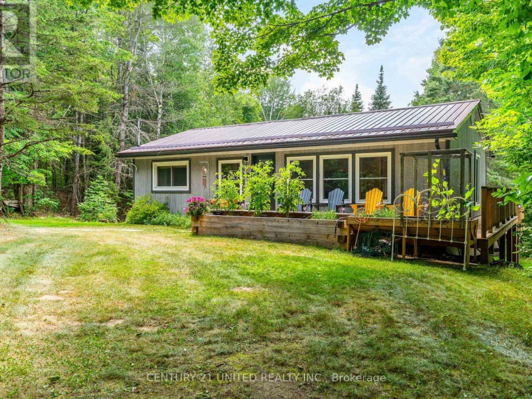 1001 ENGLISH CIRCLE, Tamarack Lake