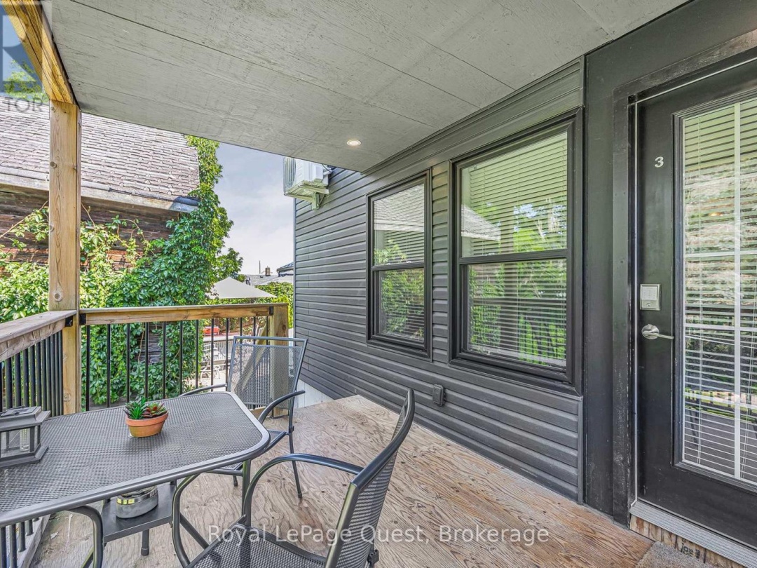214 MISSISSAGA STREET W, 
