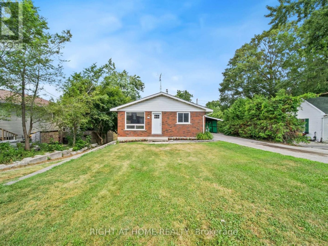138 SIMCOE STREET, 