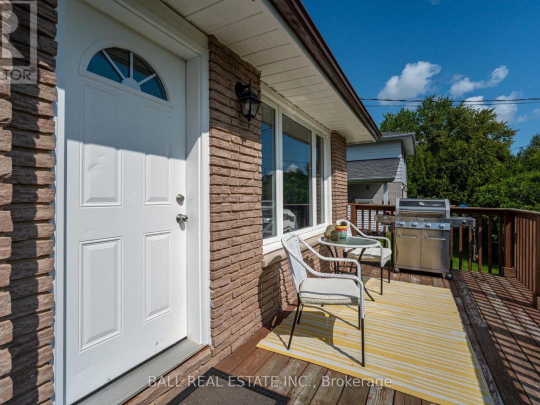 166 VICTORIA DRIVE, Sturgeon Lake