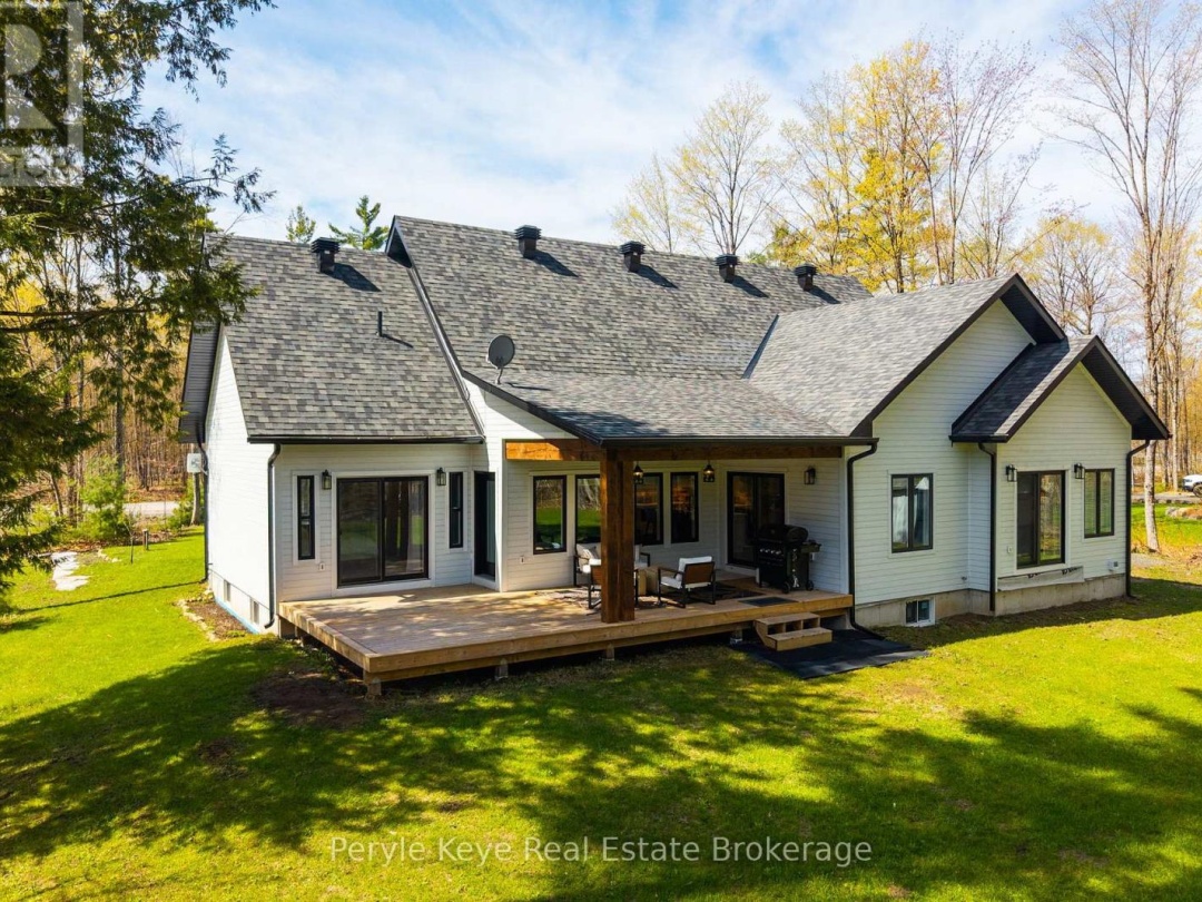 1056 XAVIER STREET, Gravenhurst (Morrison)