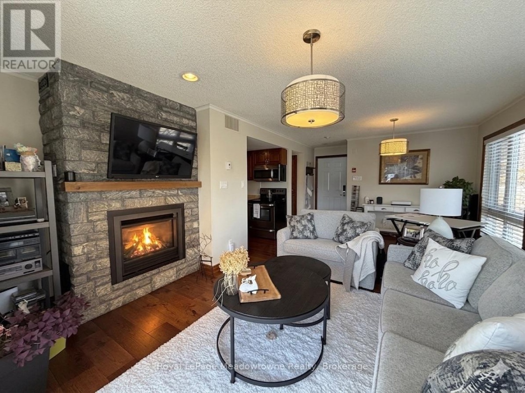301 - 34 DEERHURST GREENS ROAD, Peninsula Lake