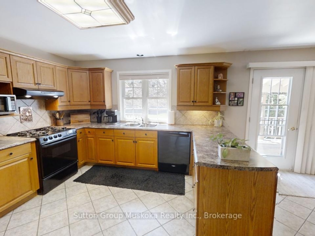 357 RAVENSCLIFFE ROAD, Huntsville (Chaffey)