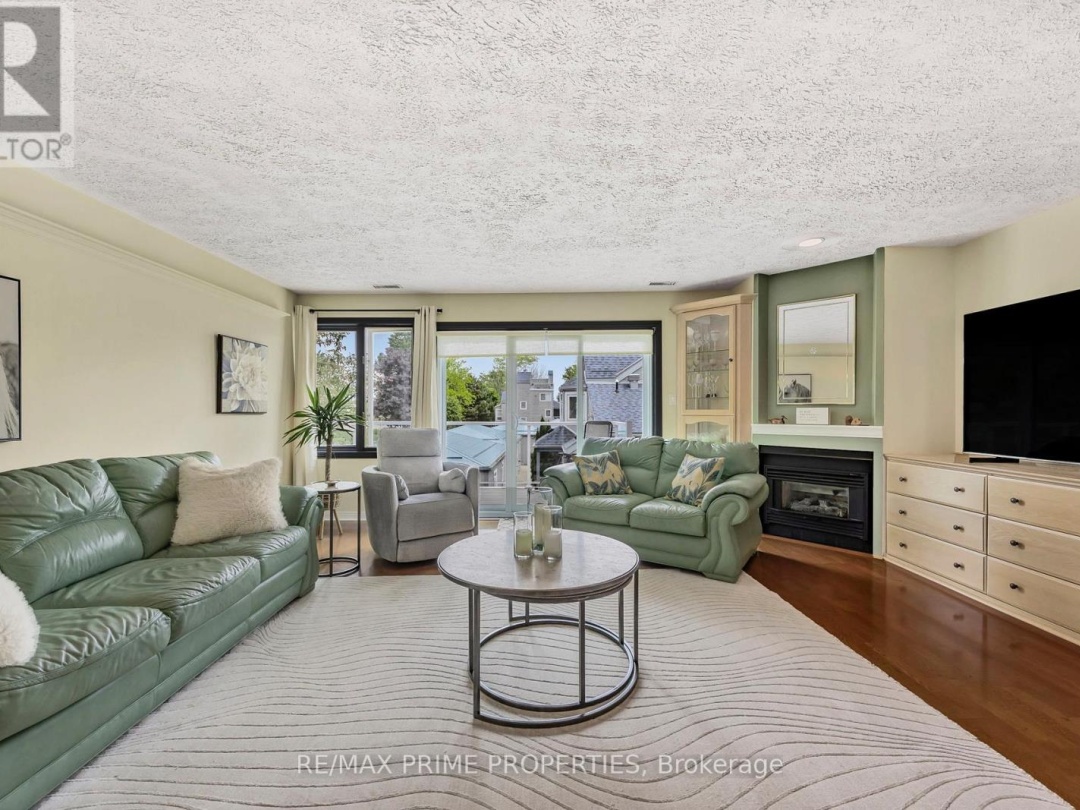 201 - 585 ATHERLEY ROAD, Lake Simcoe
