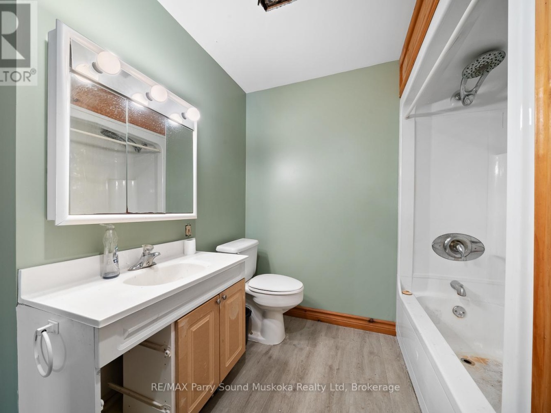 92 BLUE LAKE ROAD, Murdock Lake