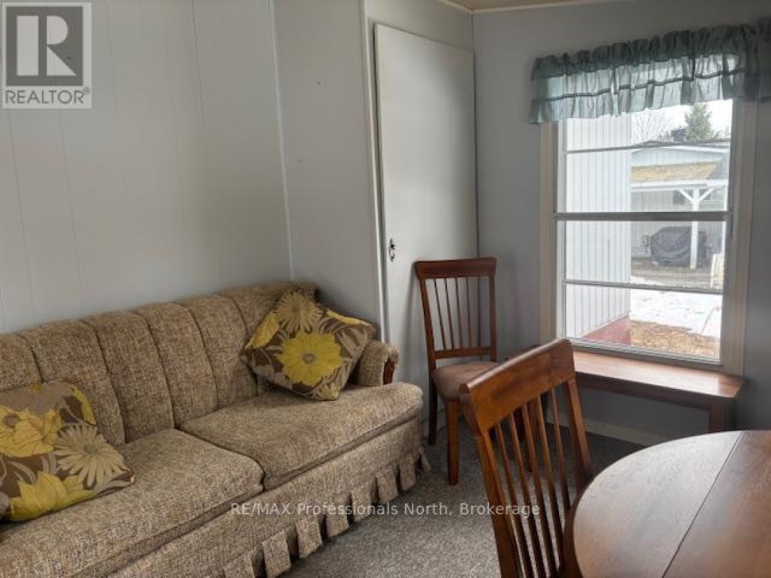 1021 FIFTH LANE, Minden Hills (Lutterworth)