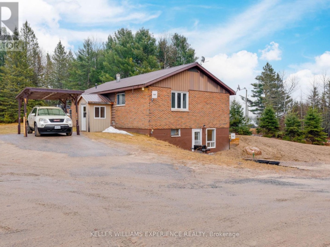 692 Forest Lake Road, Joly