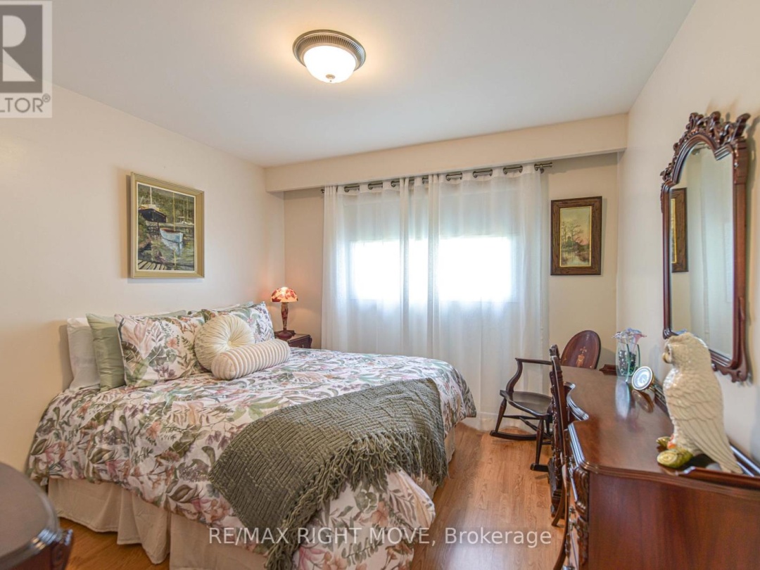 905 WOODLAND DRIVE, 
