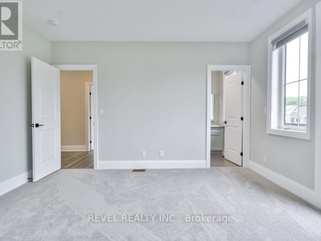4 CLYDESDALE COURT, 