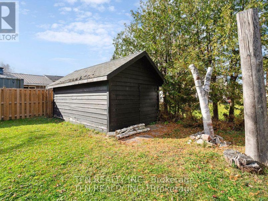 12 SCHOONER LANE, Tay