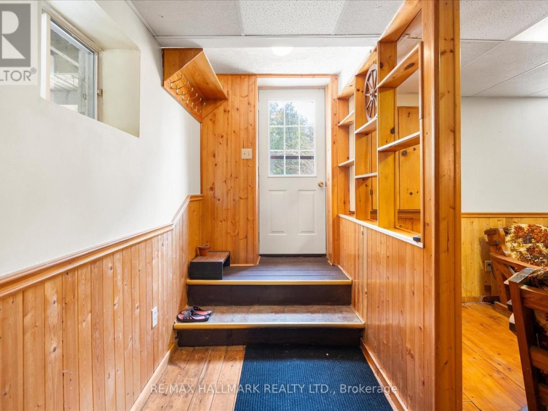 25 LITTLE SILVER LAKE WAY, Little Silver Lake